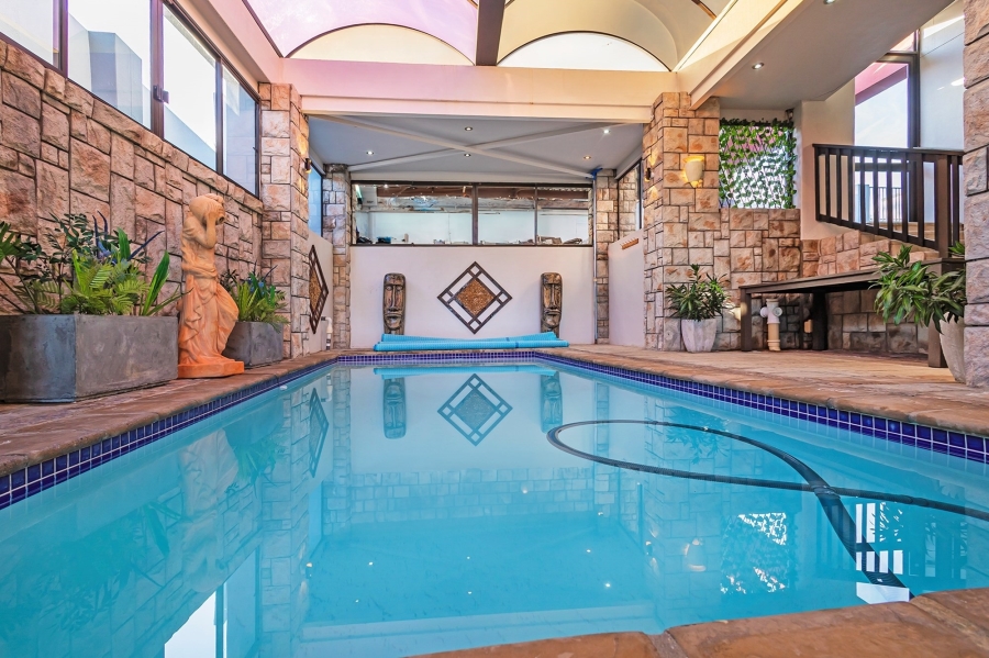 4 Bedroom Property for Sale in Van Riebeeckshof Western Cape